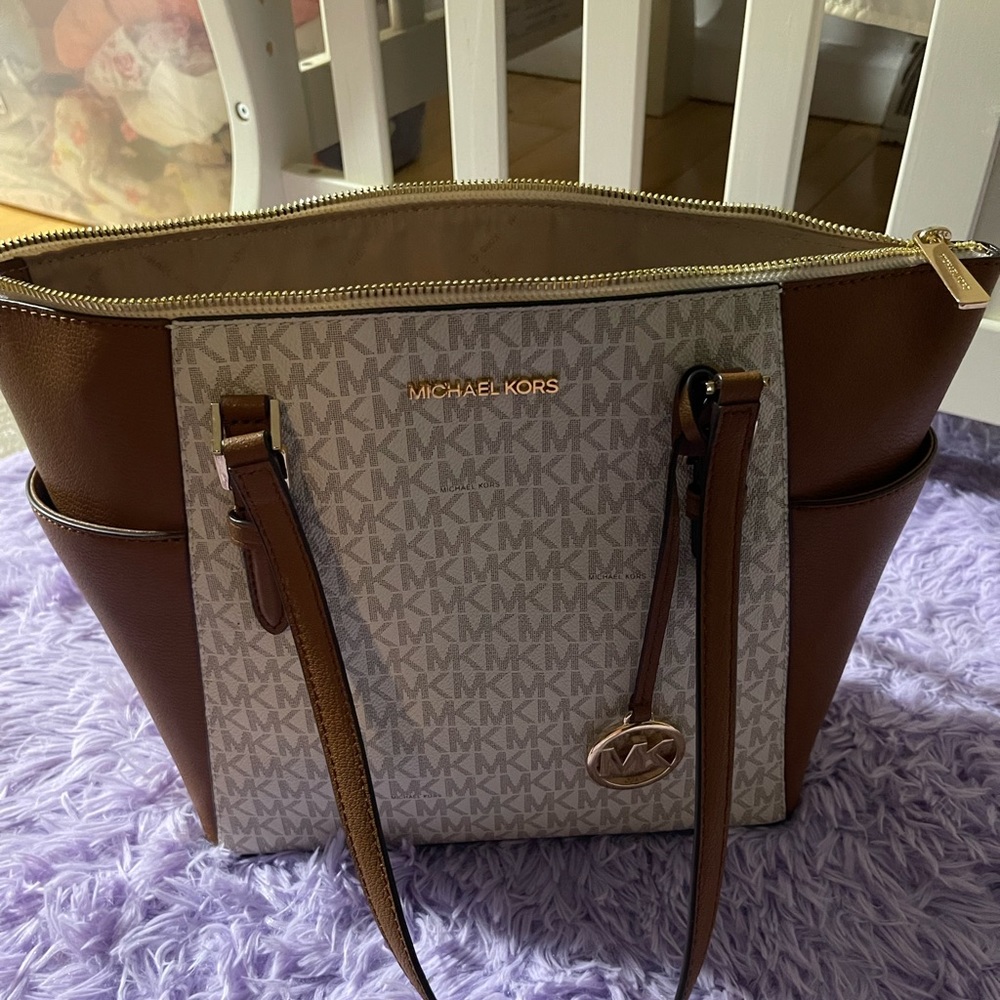 Michael Kors Charlotte Tote